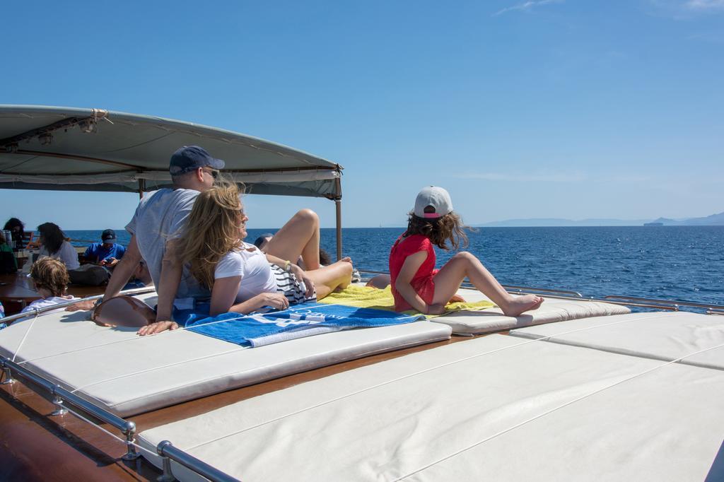 Luxury Yachthotel Amanda Psarou Exteriör bild