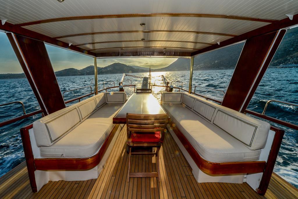 Luxury Yachthotel Amanda Psarou Exteriör bild